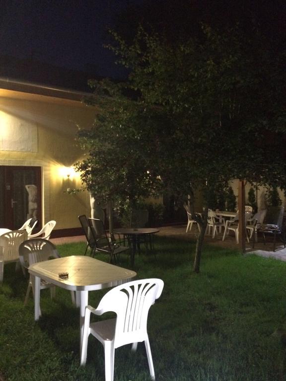 Bl Luxus Apartman Сегед Экстерьер фото