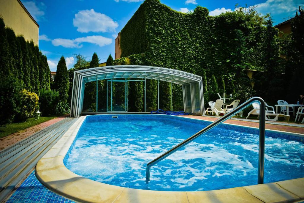 Bl Luxus Apartman Сегед Экстерьер фото