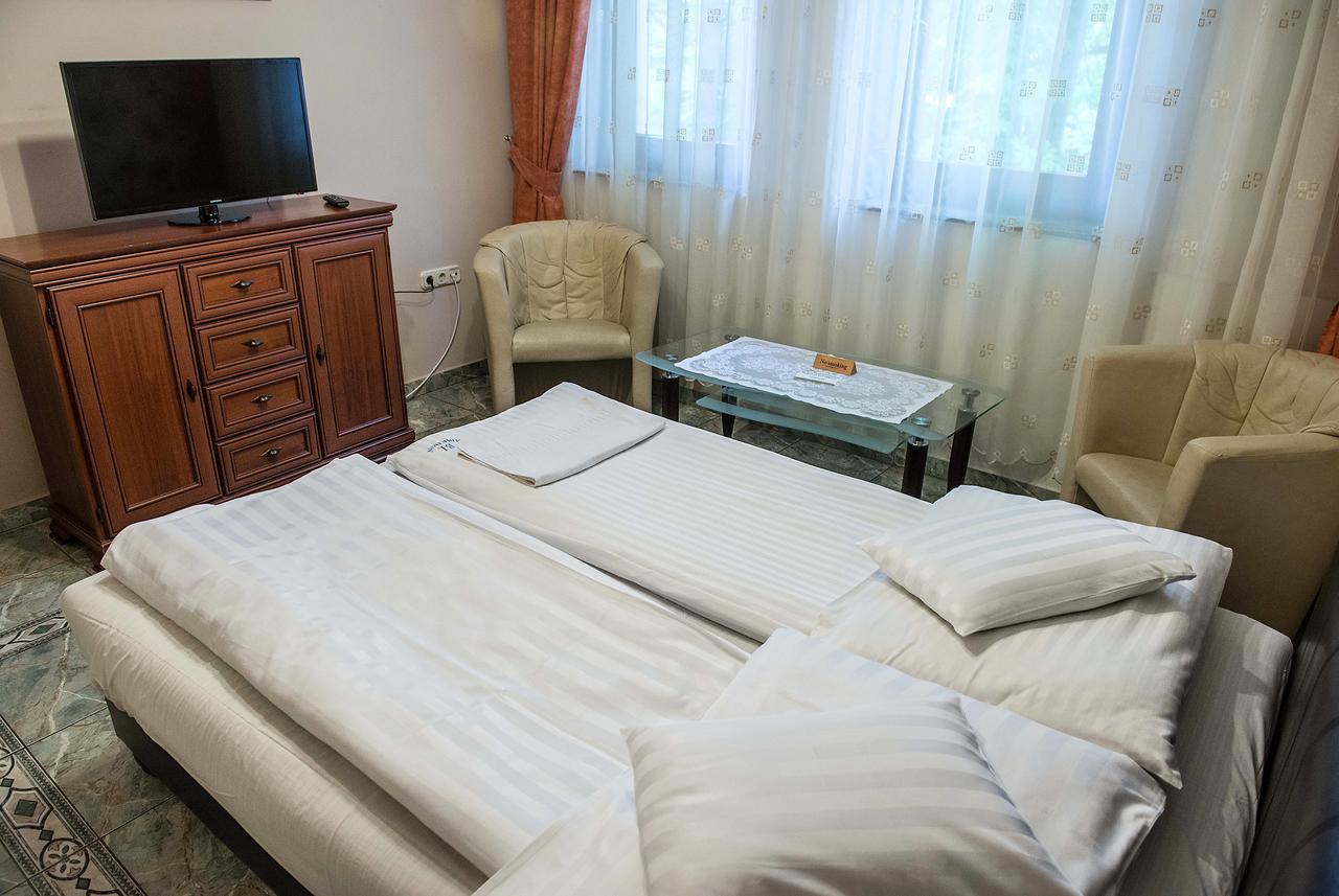 Bl Luxus Apartman Сегед Экстерьер фото
