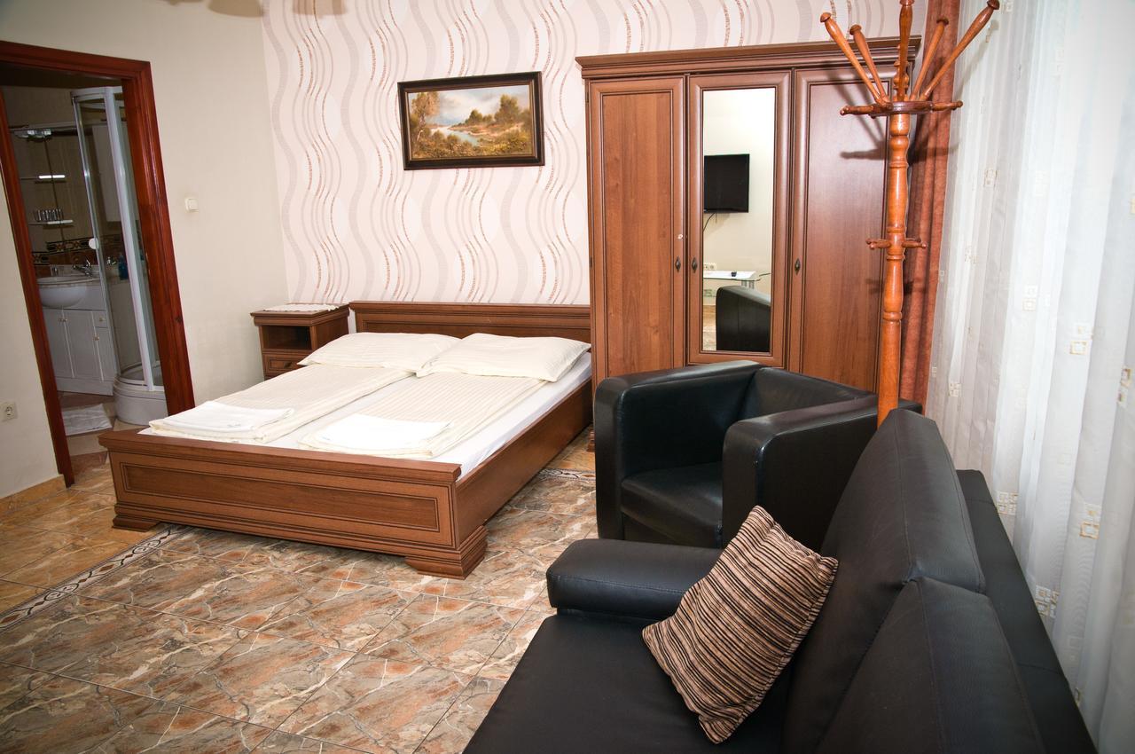 Bl Luxus Apartman Сегед Экстерьер фото